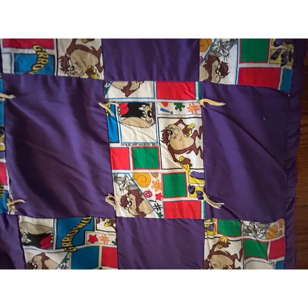 Vintage handmade 90s Taz full size quilt Tasmanian Devil Looney Tunes